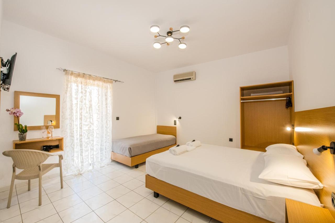 Smaroula Hotel เอลาโฟนีซี ภายนอก รูปภาพ