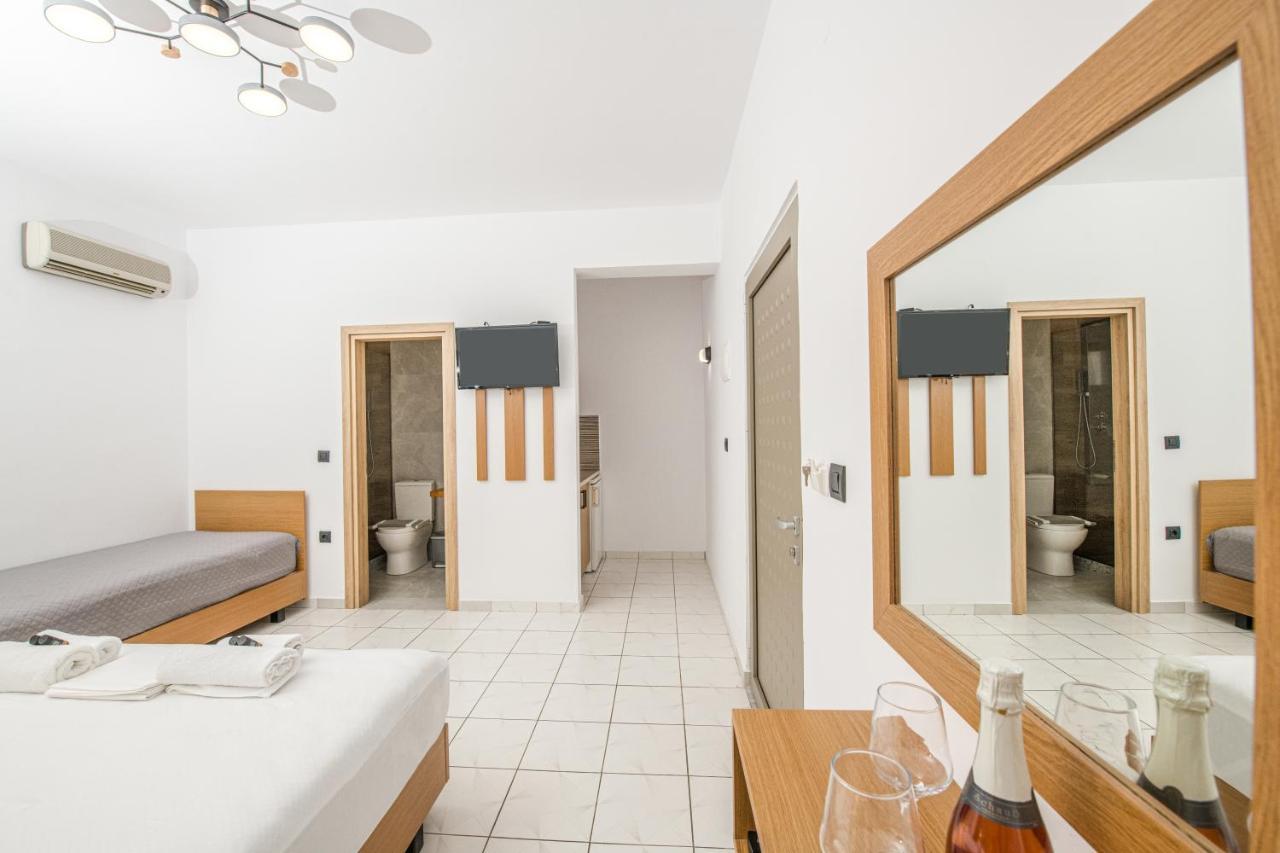 Smaroula Hotel เอลาโฟนีซี ภายนอก รูปภาพ