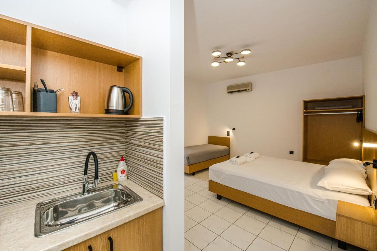 Smaroula Hotel เอลาโฟนีซี ภายนอก รูปภาพ